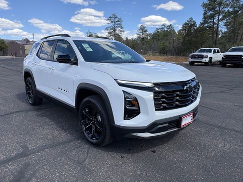 Used 2026 Chevrolet Equinox LT image 2