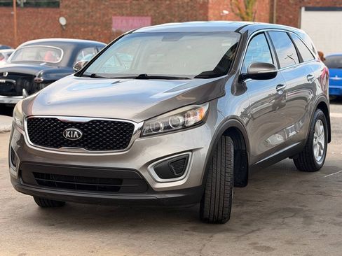 Used 2016 Kia Sorento L FWD image 3