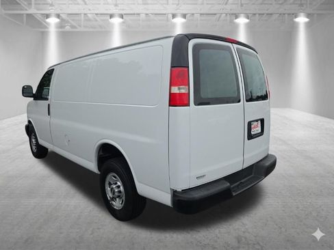 Used 2016 GMC Savana 2500 RWD image 5