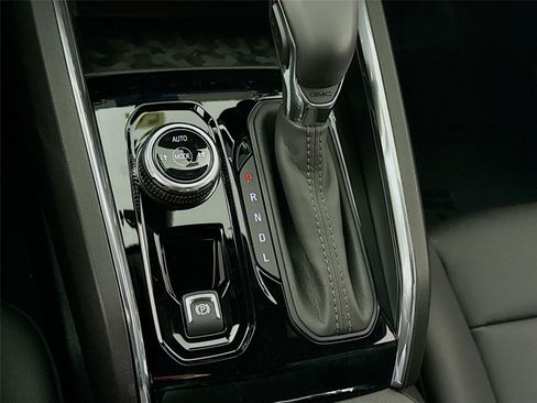 New 2026 GMC Canyon Elevation w/ Convenience Package AWD/4WD image 11