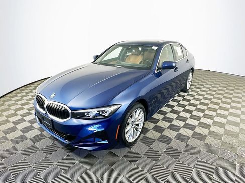 Used 2024 BMW 330i xDrive Sedan w/ Premium Package AWD/4WD image 4