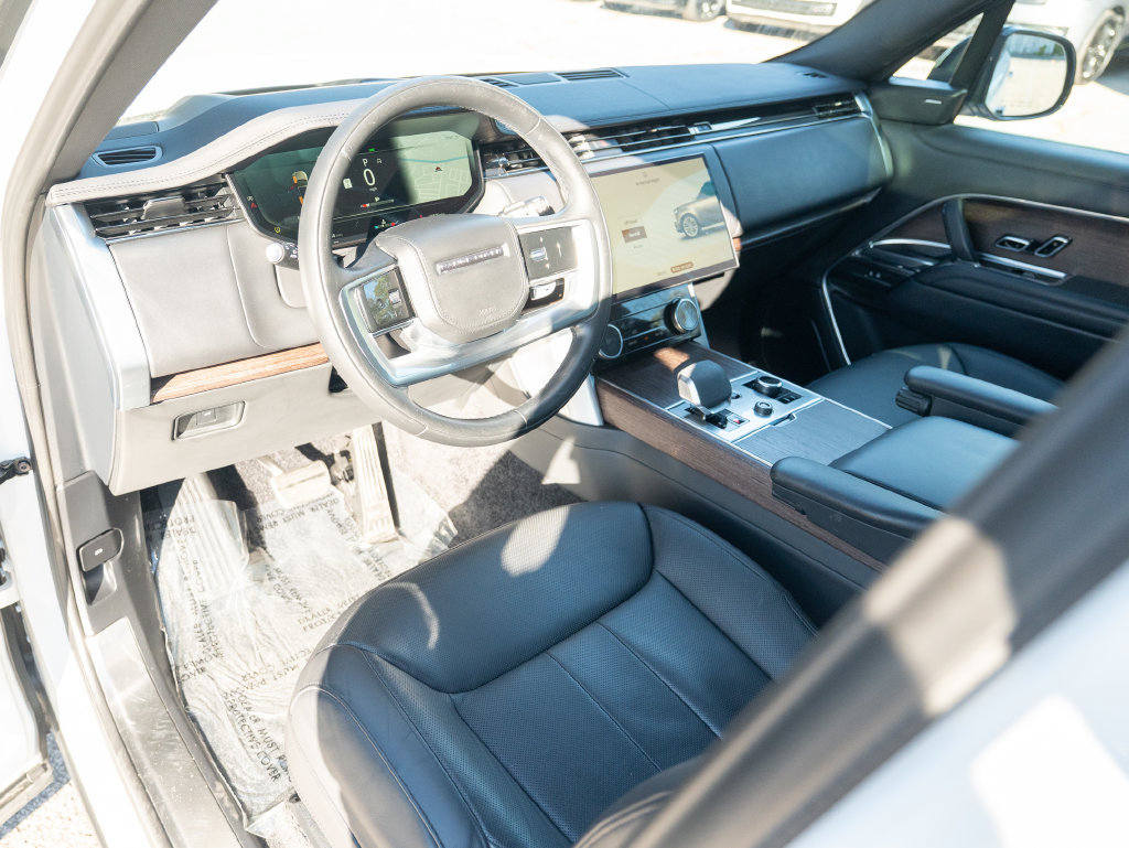 Used 2023 Land Rover Range Rover SE AWD/4WD image 12