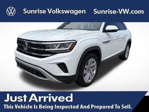 Used 2021 Volkswagen Atlas Cross Sport SE FWD image 1