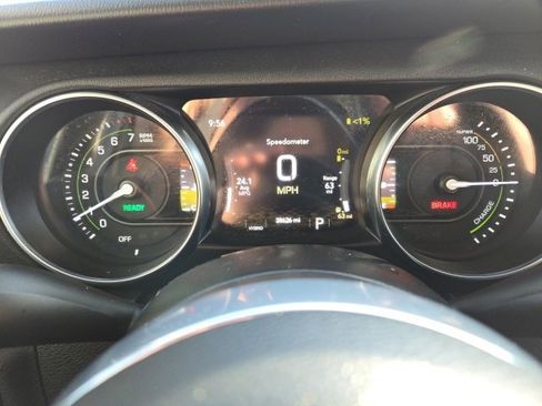 Used 2021 Jeep Wrangler Unlimited Sahara image 12