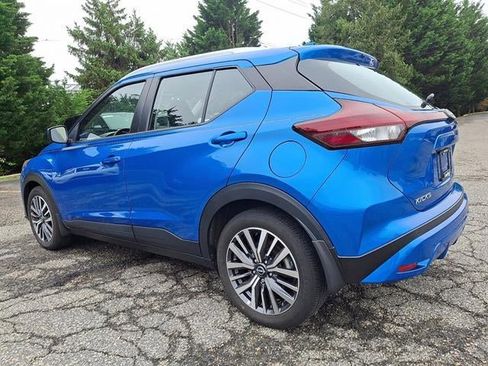 Used 2022 Nissan Kicks SV image 4
