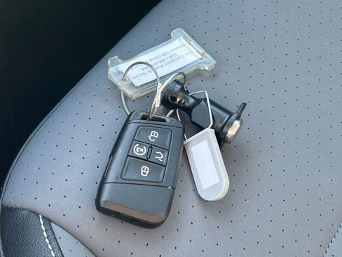 Used 2025 Volkswagen Jetta SE image 22