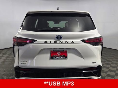 Used 2025 Toyota Sienna XSE FWD image 7
