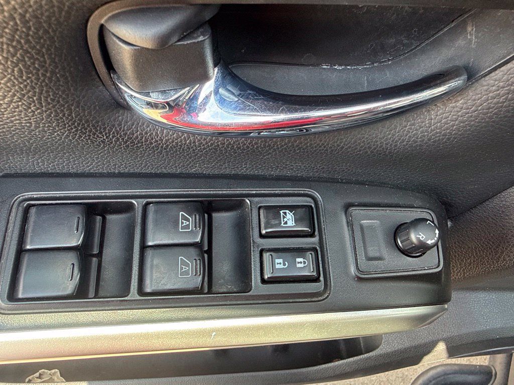 Certified 2024 Nissan Titan SV w/ SV Convenience Package RWD image 17
