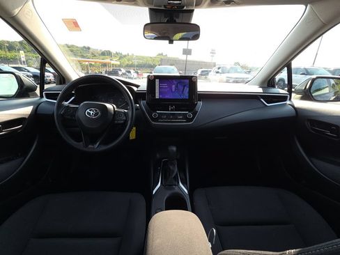 Used 2025 Toyota Corolla LE FWD image 29