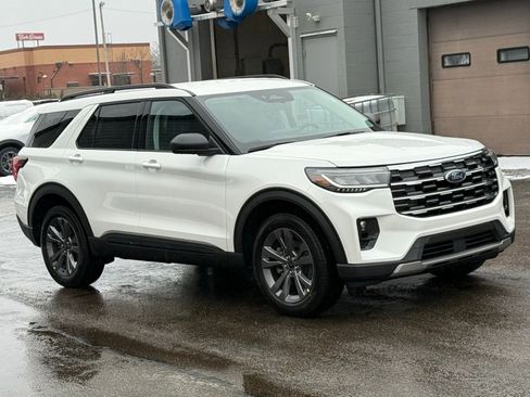 New 2026 Ford Explorer Active w/ Active Comfort Package image 9