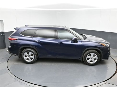 Used 2020 Toyota Highlander L image 44