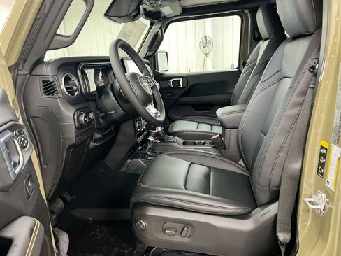 New 2026 Jeep Wrangler Unlimited Sahara AWD/4WD image 19