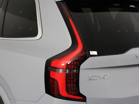 New 2026 Volvo XC90 B5 Plus image 15