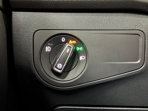 Used 2020 Volkswagen Tiguan SE R-Line image 12