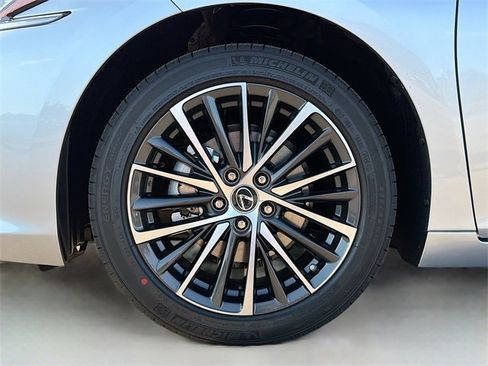 New 2025 Lexus ES 350 w/ Premium Package image 42
