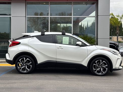 Certified 2020 Toyota C-HR XLE image 4