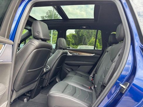 Used 2023 Cadillac XT6 Sport w/ Platinum Package AWD/4WD image 12