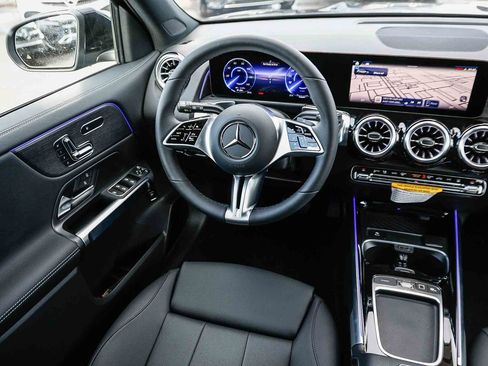 New 2025 Mercedes-Benz EQB 300 4MATIC image 14