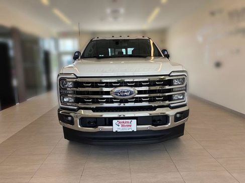 Certified 2025 Ford F250 Lariat w/ Lariat Ultimate Package AWD/4WD image 5