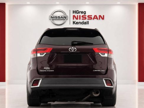 Used 2017 Toyota Highlander Limited AWD/4WD image 6