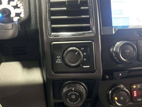 Used 2017 Ford F150 XLT w/ Equipment Group 302A Luxury AWD/4WD image 26