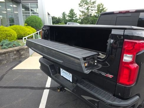 Used 2025 Chevrolet Silverado 1500 ZR2 w/ Technology Package AWD/4WD image 11