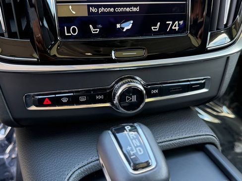 Used 2018 Volvo V90 T5 Cross Country w/ Convenience Package AWD/4WD image 23