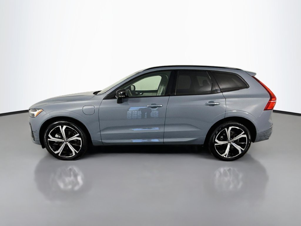 Used 2024 Volvo XC60 T8 Ultimate w/ Climate Package AWD/4WD image 2