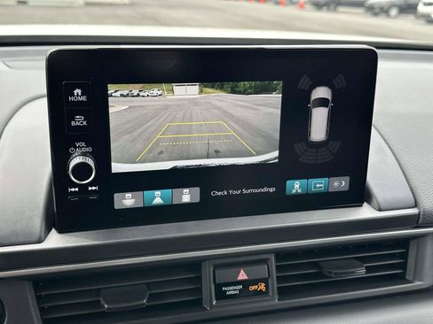 Used 2025 Honda Pilot Touring image 23
