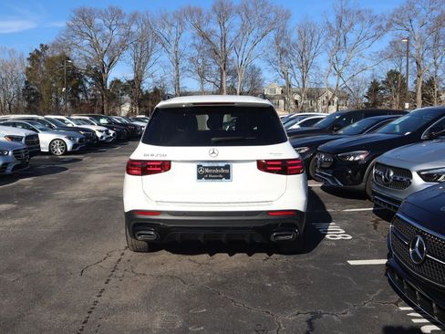 Certified 2025 Mercedes-Benz GLB 250 image 4