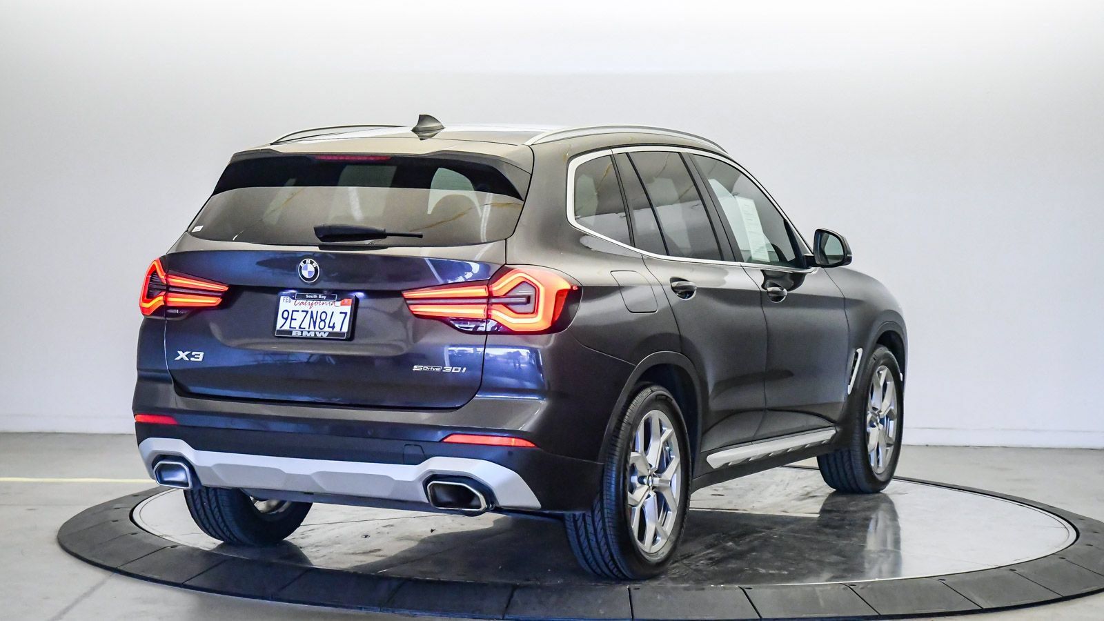 Used 2023 BMW X3 sDrive30i w/ Convenience Package RWD image 5