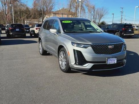 Certified 2023 Cadillac XT6 Premium Luxury image 3