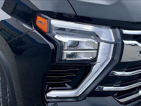 Used 2024 Chevrolet Silverado 2500 LTZ w/ LTZ Premium Package image 31