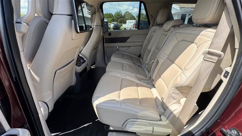 Used 2018 Lincoln Navigator Reserve w/ Technology Package AWD/4WD image 35