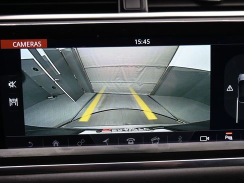 Used 2020 Land Rover Range Rover Evoque SE image 16