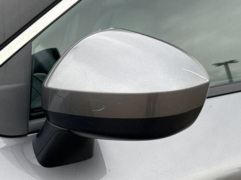 Used 2024 Nissan Rogue SV image 53