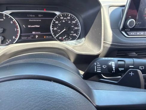 Used 2024 Nissan Rogue S AWD/4WD image 43