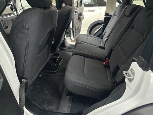 Used 2022 Jeep Wrangler Unlimited Sport image 25