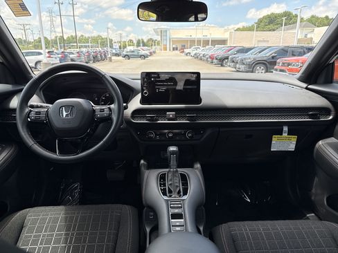 Certified 2026 Honda HR-V Sport image 28