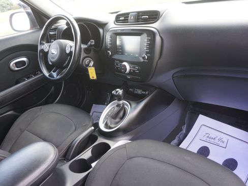 Used 2019 Kia Soul + image 21