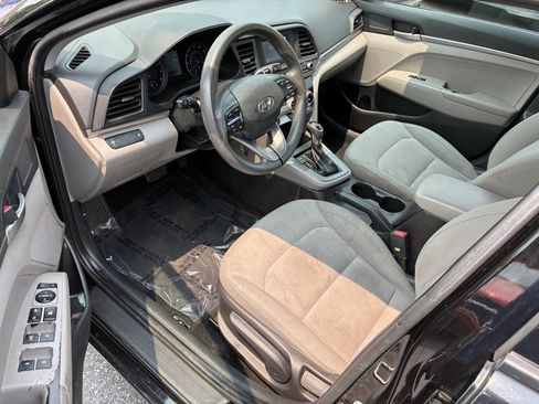 Used 2019 Hyundai Elantra SE FWD image 7