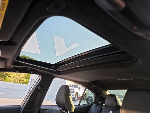 Used 2025 Toyota Camry SE w/ Convenience Package image 13