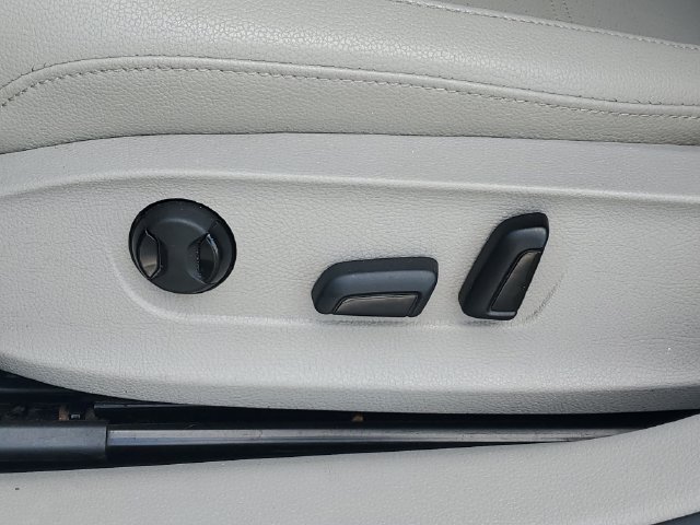 Used 2019 Volkswagen Passat 2.0T Wolfsburg FWD image 17