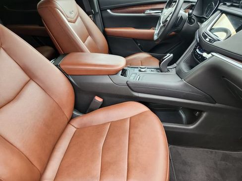 Used 2021 Cadillac XT5 Premium Luxury w/ LPO, Floor Liner Package AWD/4WD image 23