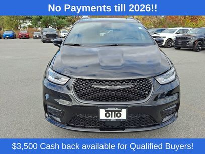 New 2026 Chrysler Pacifica Limited w/ S Appearance Package