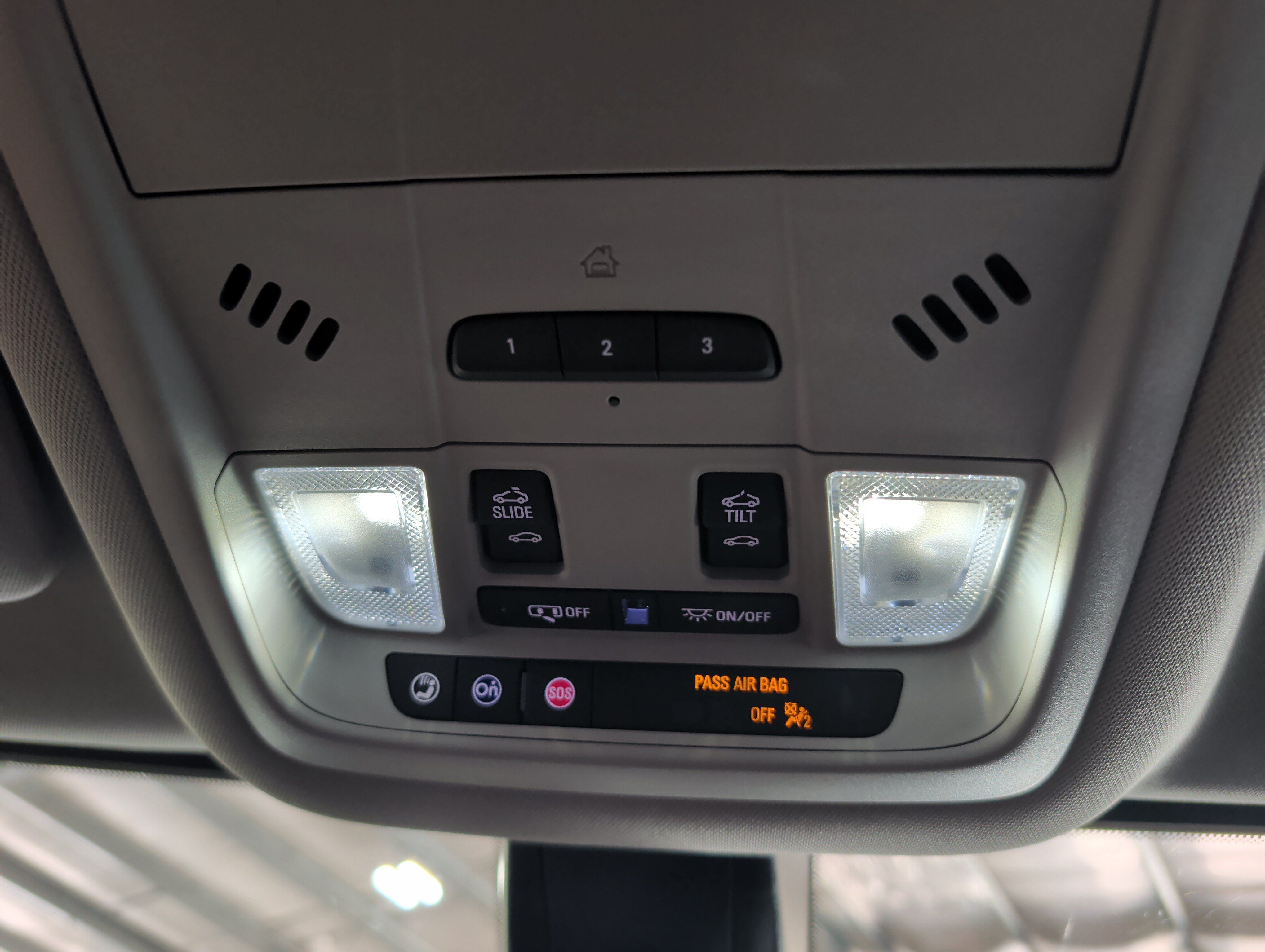 Used 2023 GMC Acadia AT4 w/ Technology Package AWD/4WD image 13