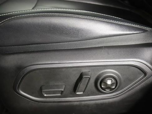 Used 2023 Jeep Grand Cherokee L Limited AWD/4WD image 25