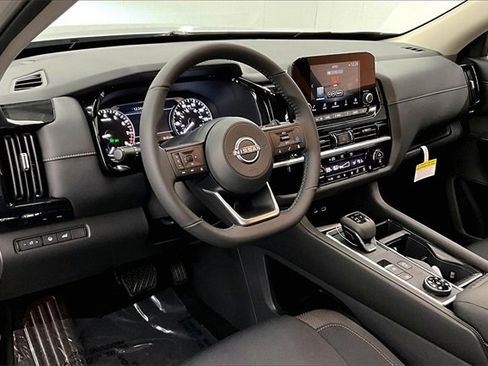 New 2025 Nissan Pathfinder SV w/ Black Appearance Package image 6