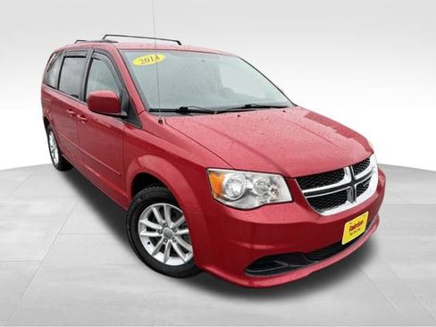 Used 2014 Dodge Grand Caravan SXT image 1