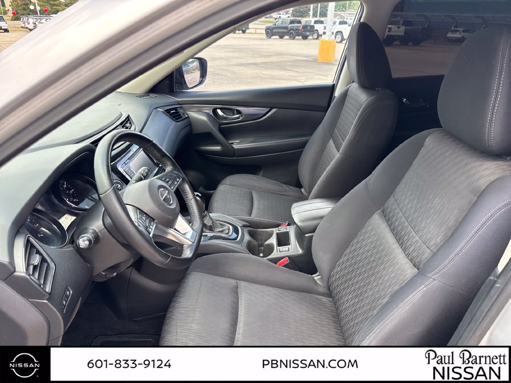 Used 2018 Nissan Rogue SV FWD image 17